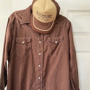 Wrangler vintage shirt & trucker hat
